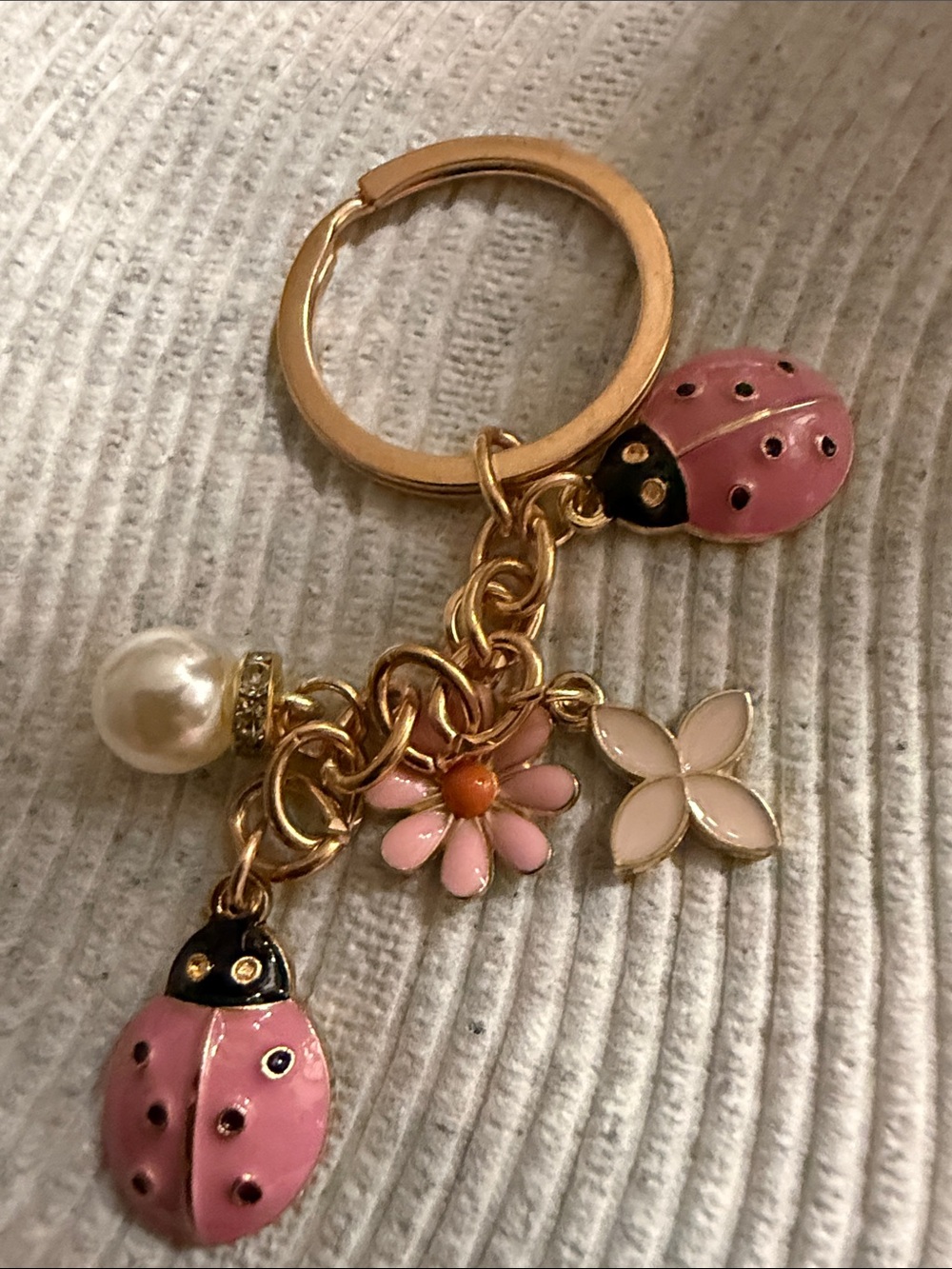 🌻Gold-Tone Pink Ladybug and Flower Charm Keyring